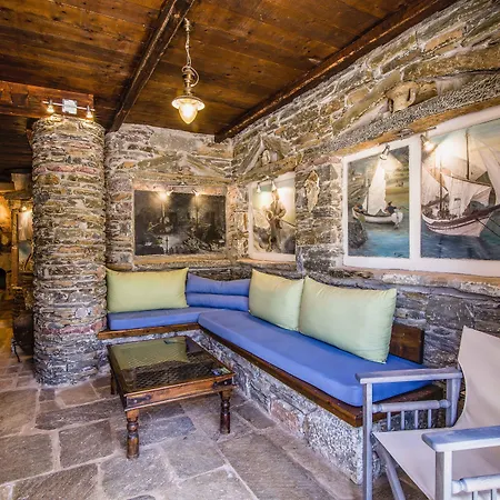 Psamathous בית הארחה